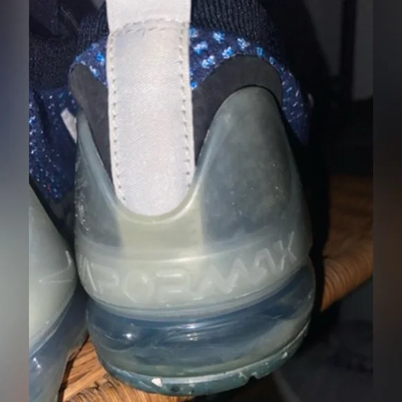 Nike Navy and Black Running Shoes 4.5Y - Picture 4 of 15